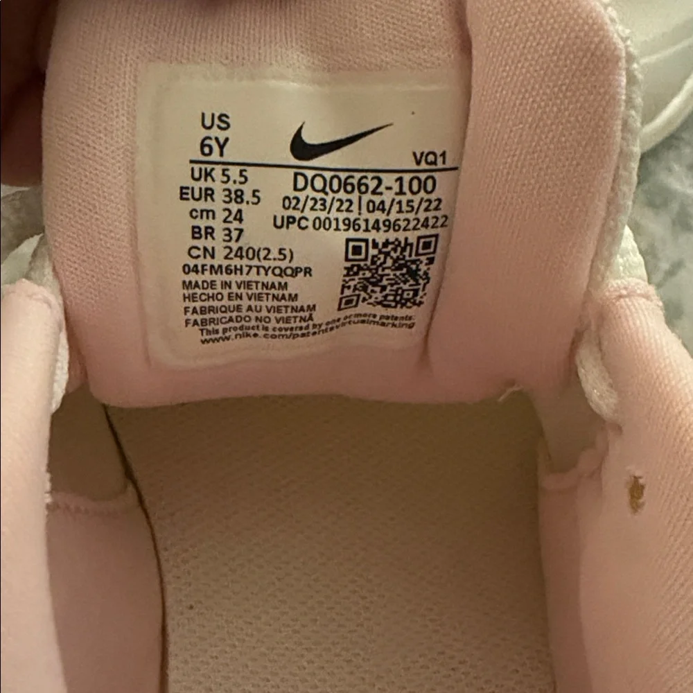 Nike Women's White and Pink Athletic Shoes - Picture 5 of 6